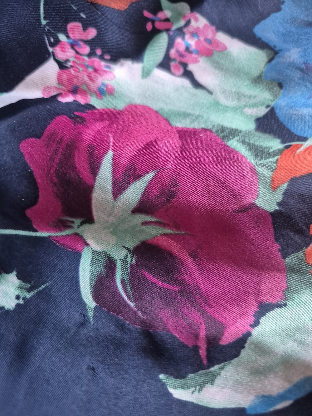MISIRLI Floral Navy 100% Silk SCARF Women's HANDROLLED 34x34 - Picture 12 of 16